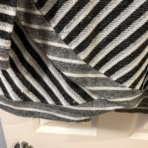 Lark Lane 3x hooded top - Picture 5 of 8